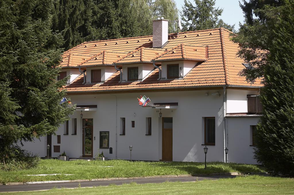 Pension Konopiste Бенешов Экстерьер фото